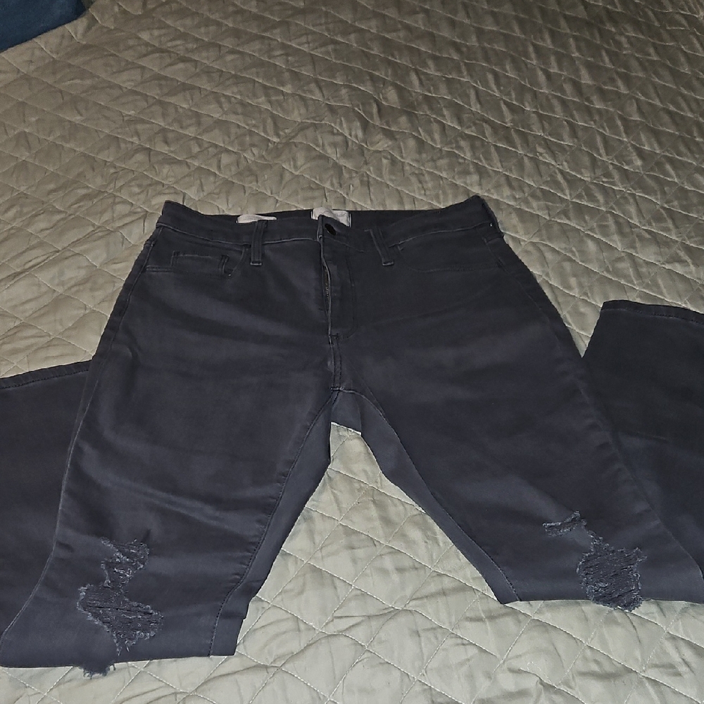 Universal Thread Gray Distressed Denim Jeans